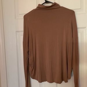 Aritzia Babaton Seaton Turtleneck 